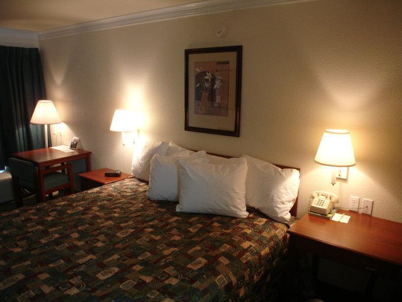 Best Western Canton Inn Стая снимка
